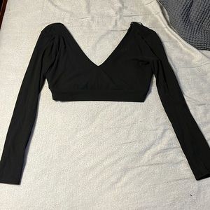 Black long sleeve crop top